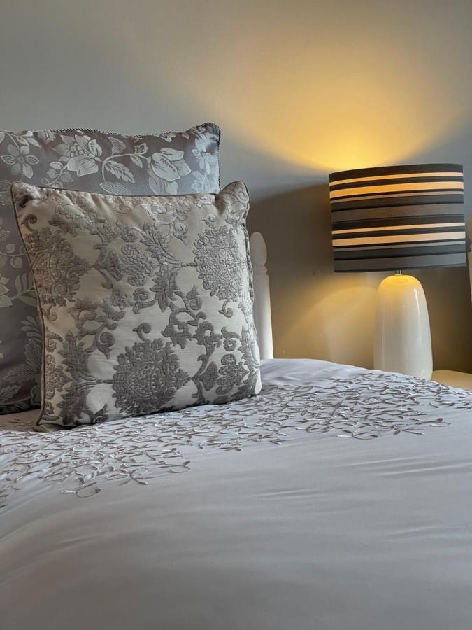 Greenfields Country House Latton エクステリア 写真