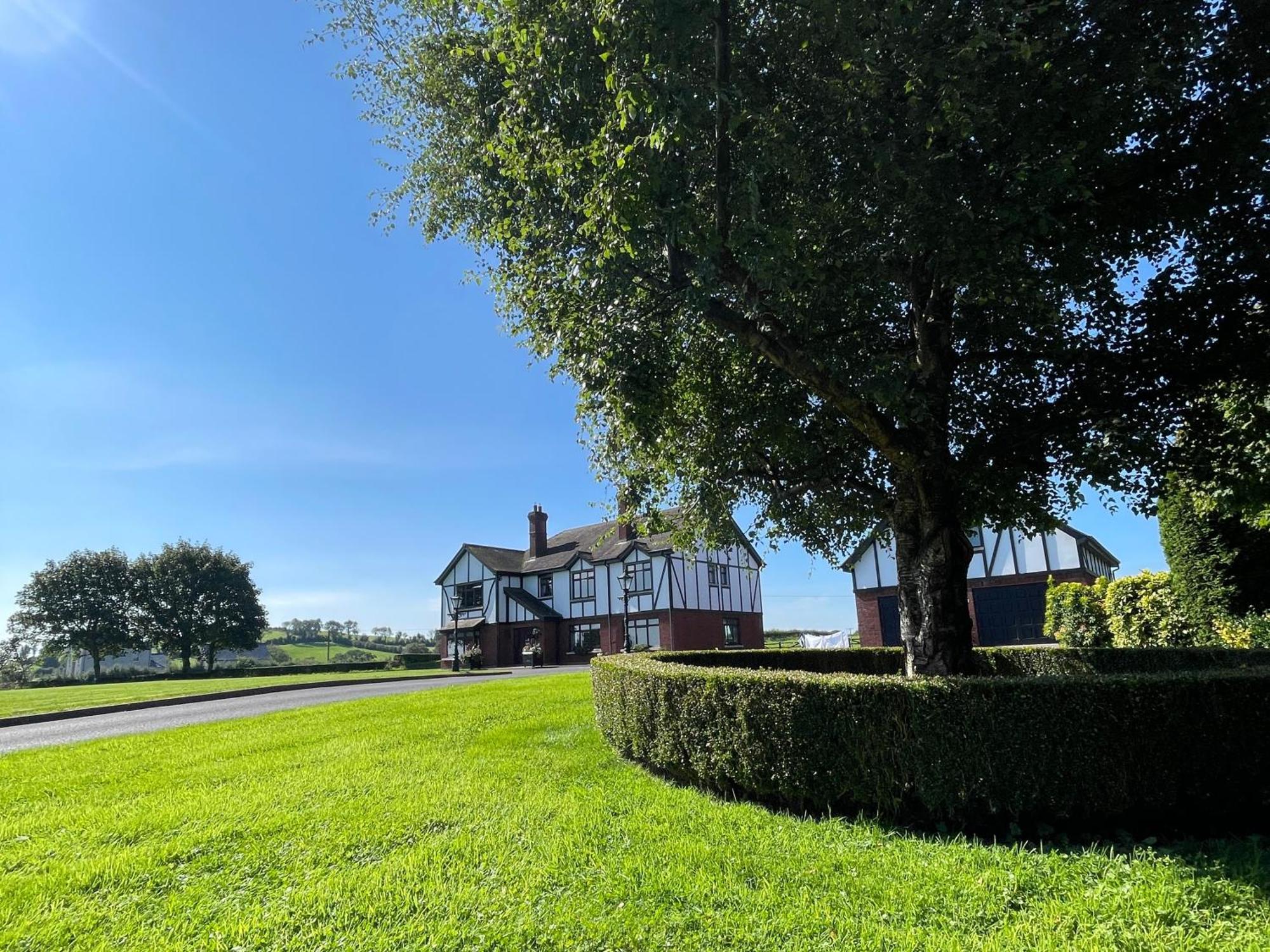 Greenfields Country House Latton エクステリア 写真